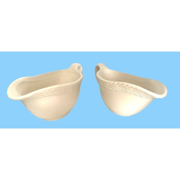 Bee & Willow Stoneware Gravy Boats Set Of 2 Cream Color Embossed Leaf Design - Picture 2 of 9